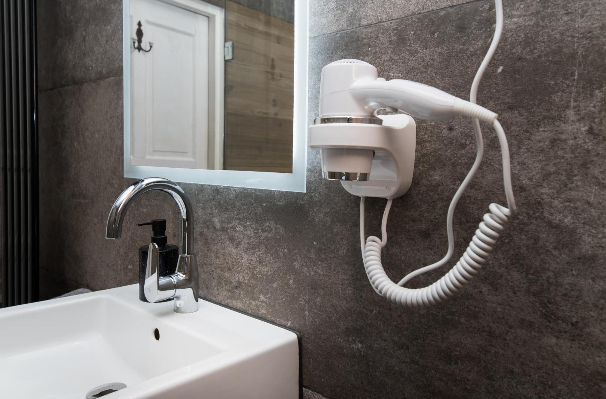 Przytulny Loft W Uroczej Okolicy Apartment Gliwice Bagian luar foto
